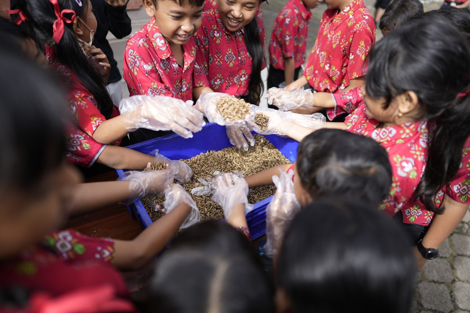 A Day of Hands-On Waste Innovation with SD Negeri Cepaka and Umah Pupa