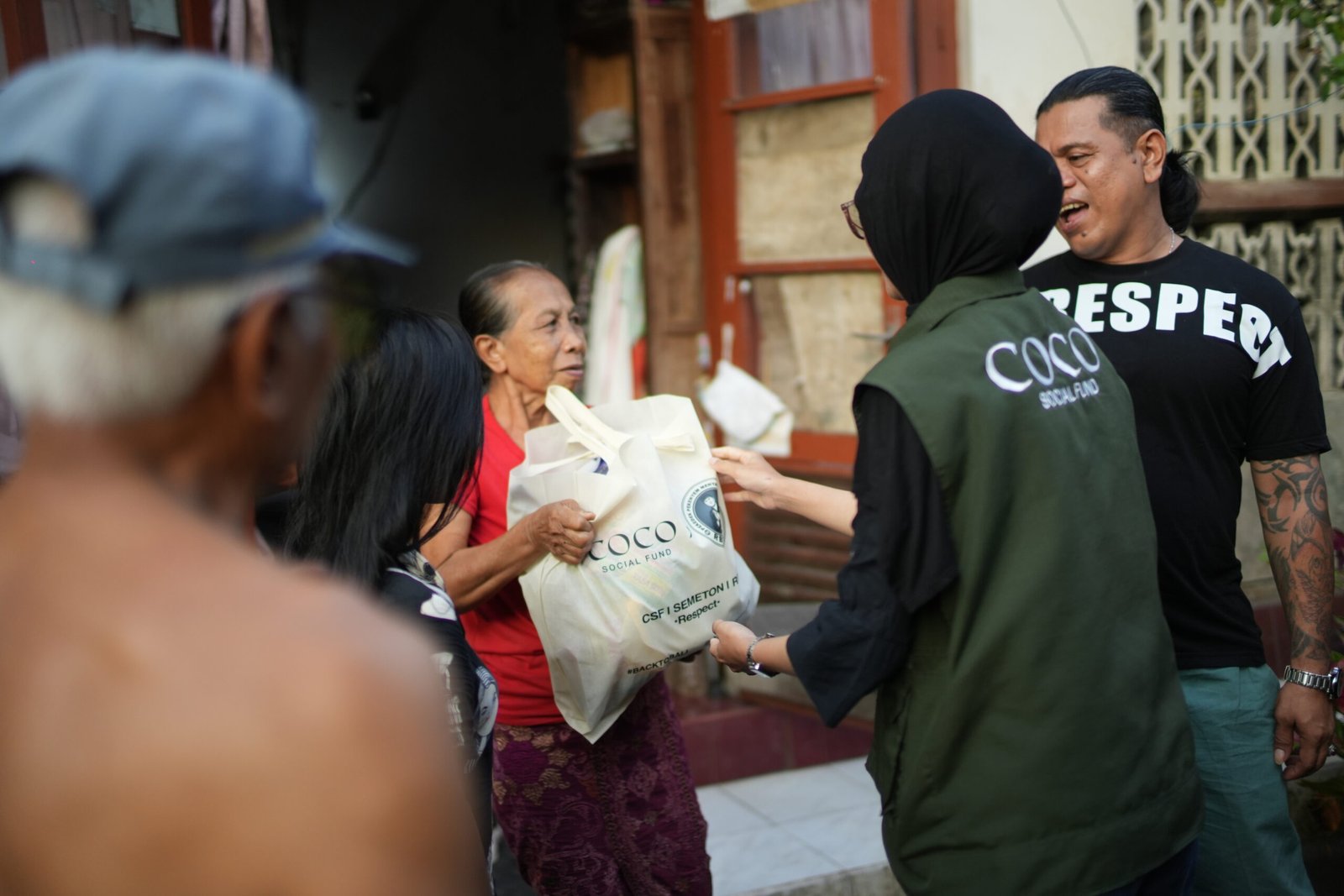 COCO Social Fund and DPRD Tabanan Deliver Direct Aid in Pandak Gede